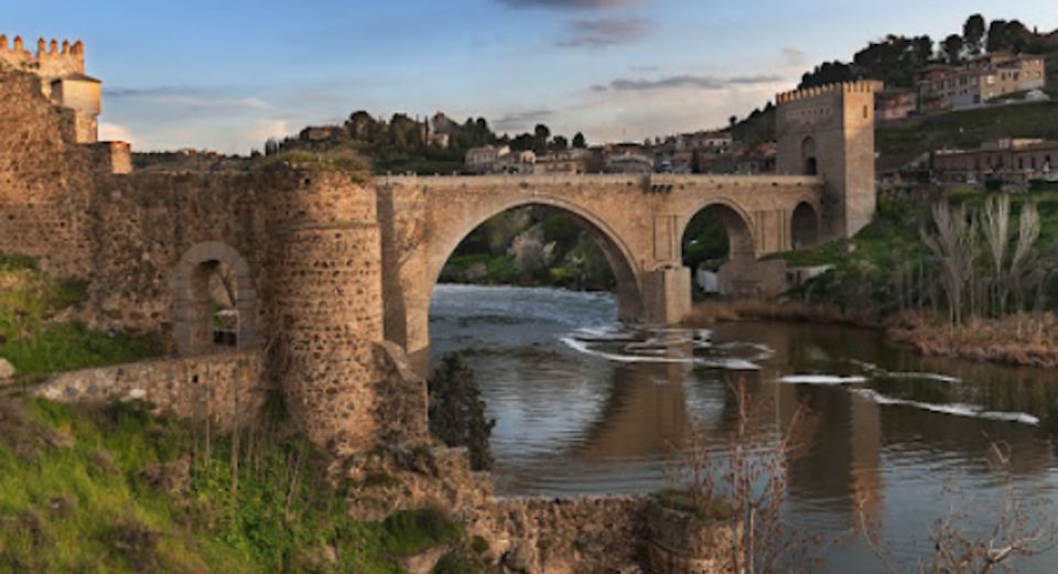 Private Tour to Toledo With Hotel Pick-Up - Language Options and Communication