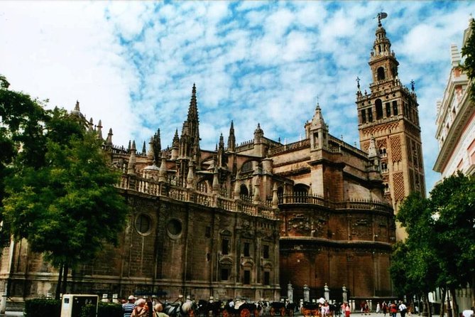 Private Walking Tour of Sevilla With Tickets to Alcazar and Cathedral Included - Common questions