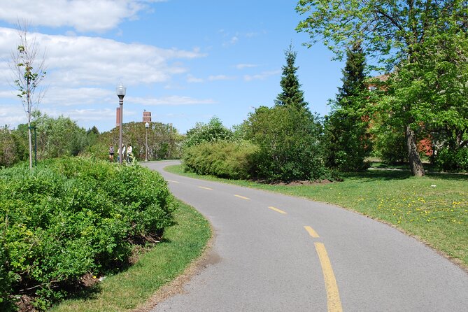 Quebec City Bike Rentals - Safety Checks