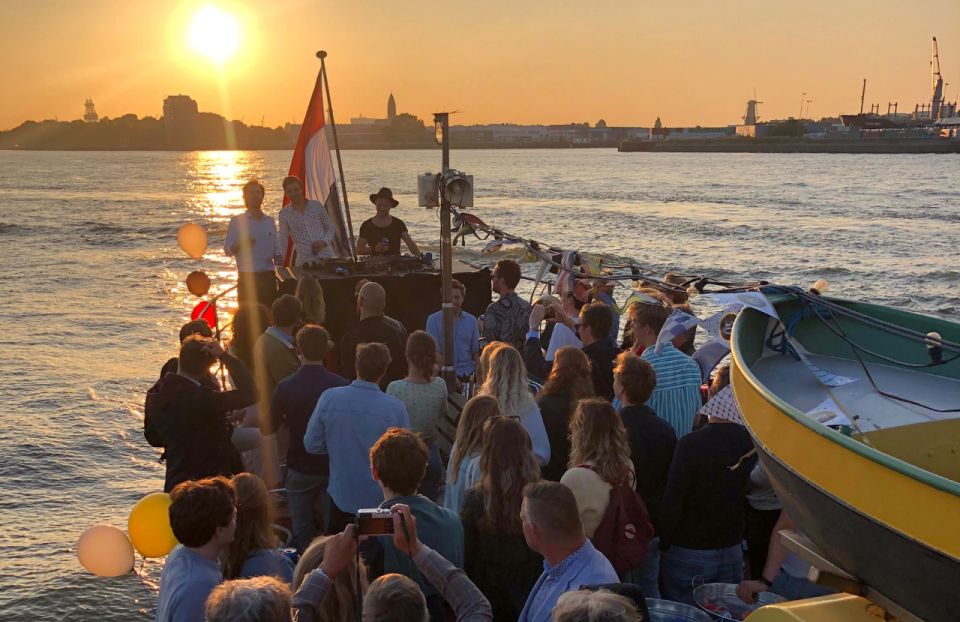 Rotterdam: Pub Cruise With Drinks and Snacks - Cancellation Policy