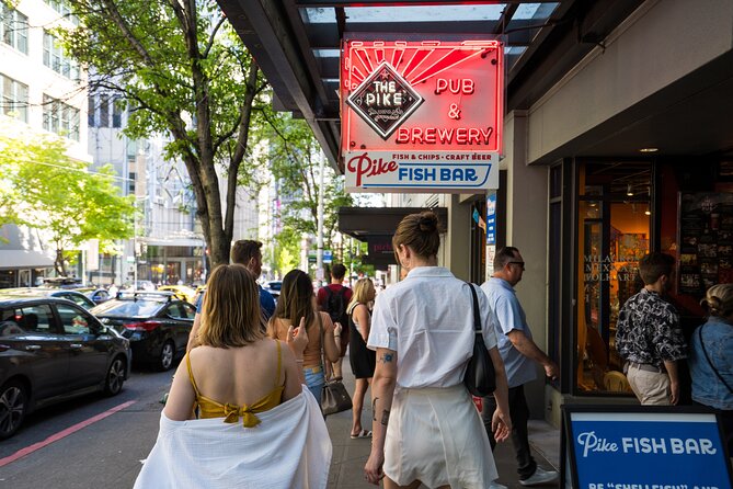 Seattle Restaurant Walking Tour With Drinks - Visitor Experience