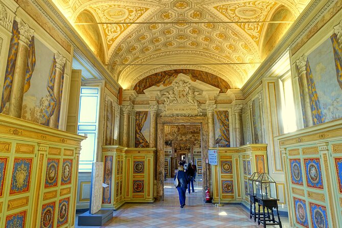 Semi-Private Vatican, Sistine Chapel, Basilica & Papal Tombs Tour - Direction and Meeting Point Information