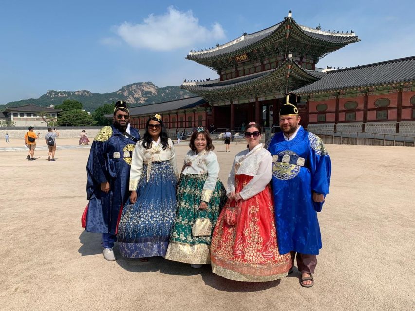 Seoul: City Hightlights, Palace Tour, and Optional Hanbok - Optional Hanbok Fitting