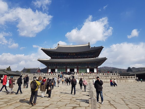 Seoul: Gyeongbok Palace, Bukchon Village, and Gwangjang Tour - Common questions