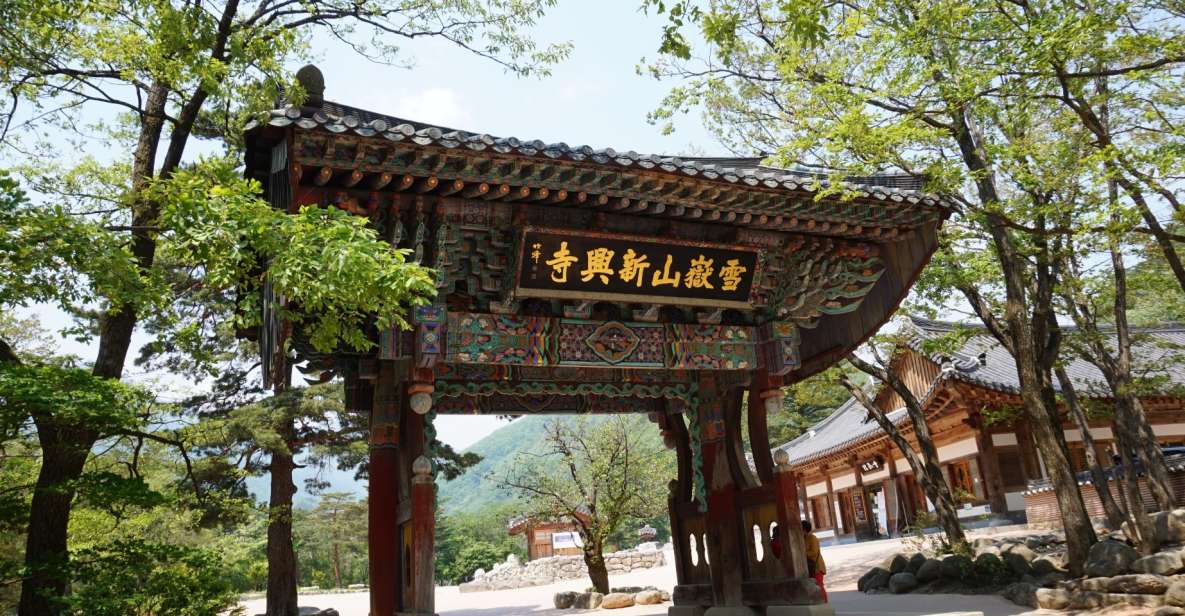 Seoul: Mt Seorak Hike With Naksansa Temple or Nami Island - Review Summary