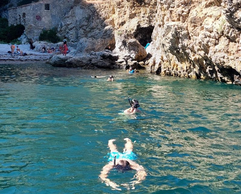 Sesimbra: Secret Bays and Beaches Boat Tour With Snorkeling - Overall Experience