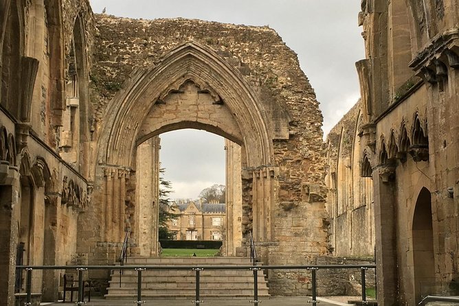 Small-Group Day Trip to Stonehenge, Glastonbury, and Avebury From London - Weather and Attire Tips