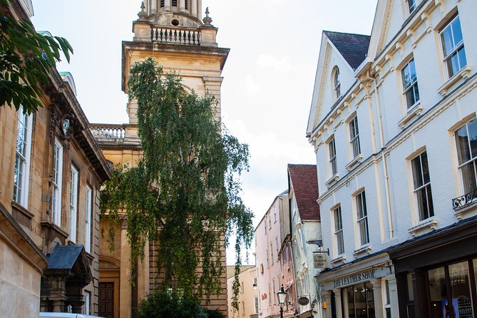 Social Distancing Specialised Oxford University Walking Tour With Student Guides - Meeting Point Details