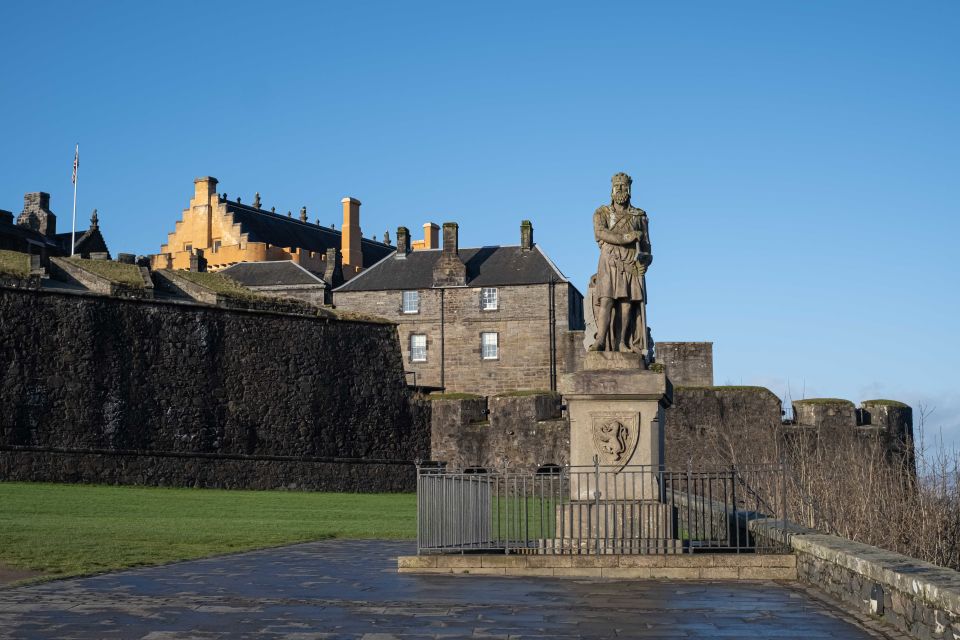 Stirling Castle: Skip-the-Line Guided Tour in Spanish - Additional Details