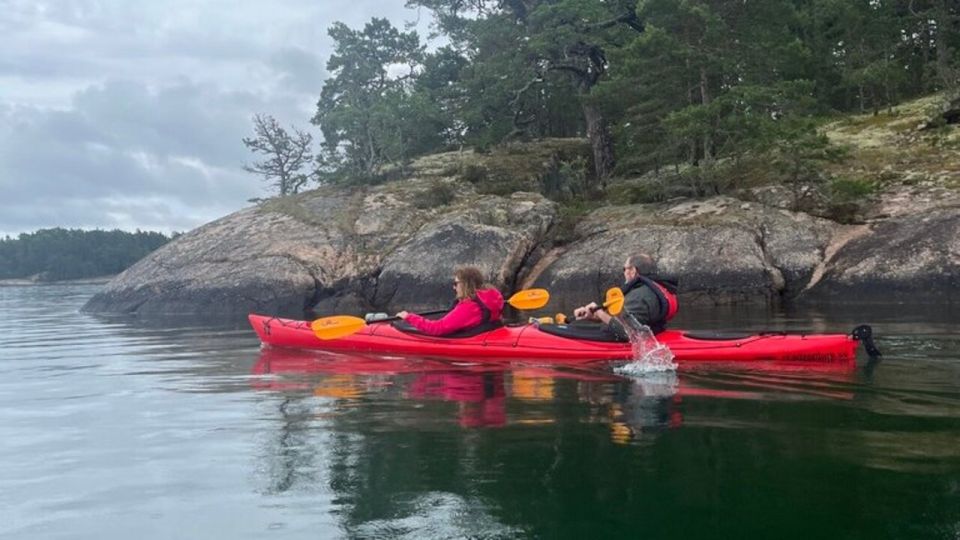 Stockholm: Winter Kayaking Tour With Optional Sauna Time - Common questions