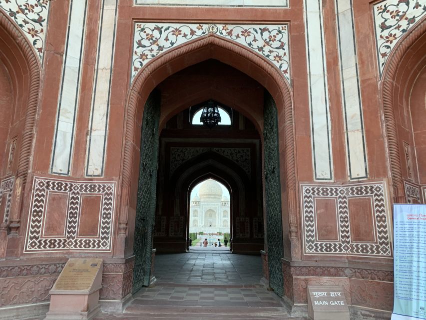 Tajmahal Virtual Tour (Online Experience ) - Directions