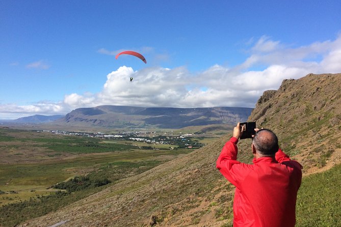 Tandem Paragliding Over the Rugged Lava Fields at Blue Mountains - Customer Reviews and Recommendations