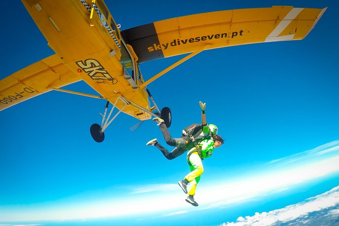 Tandem Skydiving Algarve 10.000ft — 3500m - Directions