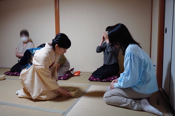 Tea Ceremony in Kyoto SHIUN an - Infant and Group Size Requirements