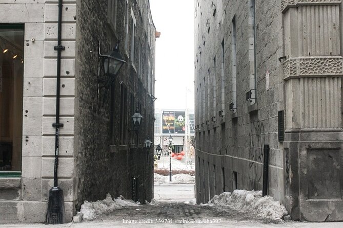 The Ghosts of Old Montreal: Private 1.5-hour Spooky Tour - Haunted Stories