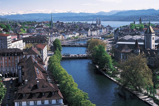 The Great Tour of Zurich by Bus and Boat - Common questions