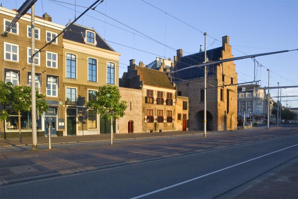 The Hague: Prison Gate Museum - Location and Accessibility Information