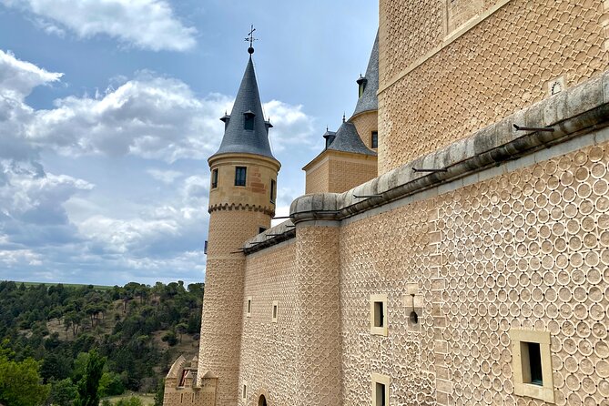 Tour Segovia and La Granja De San Ildefonso From Madrid - Common questions