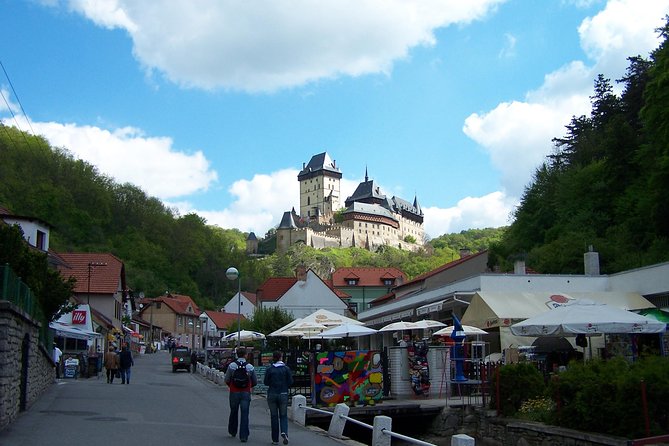 Trip to Karlstejn Castle From Prague - Common questions