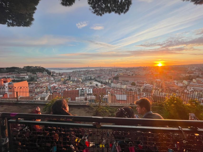 Tuk Tuk Feel Lisbon With Viewpoints,Street Art and Old Town - Common questions