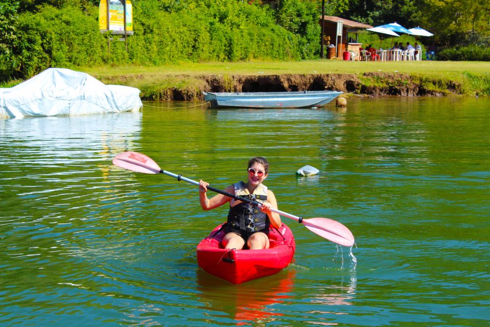 Valle De Bravo: Kayaking Tour - Instructor and Lessons