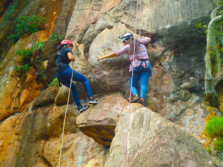 Valle De Bravo: Rappel Over a Viewpoint - What to Expect