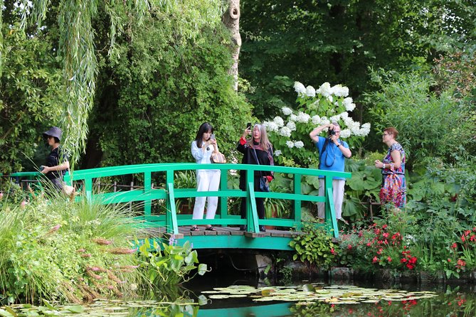 Versailles Palace & Giverny Private Guided Tour With Lunch and Priority Access - Additional Information