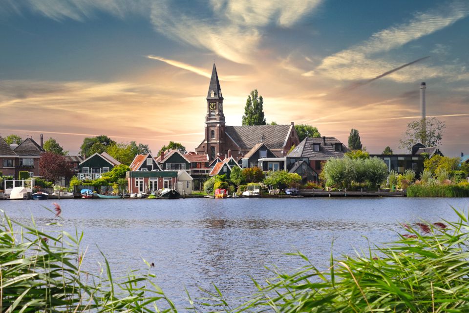 Volendam: Escape Tour - Self-Guided Citygame - Duration of the Activity