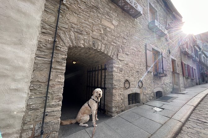 Walking Tour Anecdotes, Crimes & Surprising Revelations in Quebec - Intriguing Legends Exposed