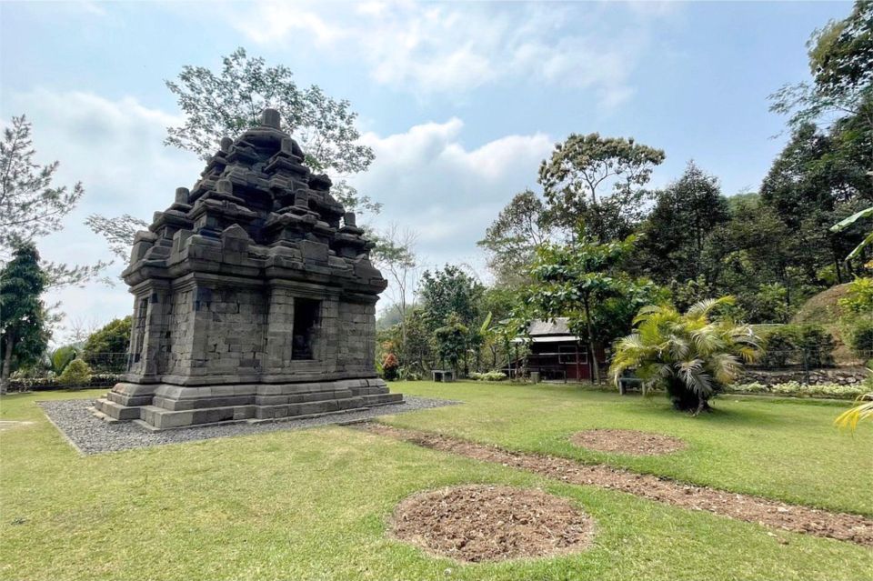 Yogyakarta: Selogriyo Temple, Rice Terraces & Waterfall Tour - Local Interactions