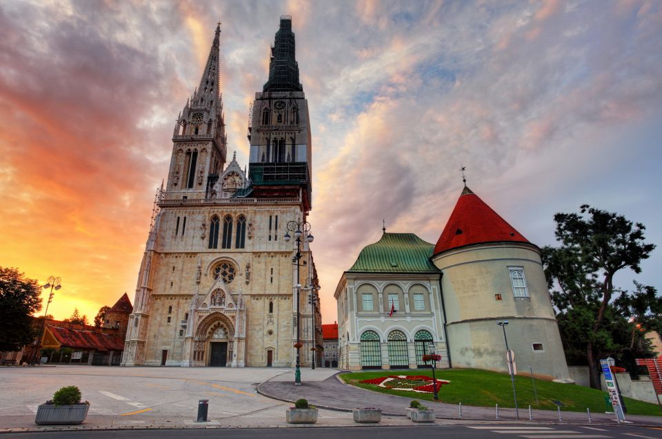 Zagreb: Private Walking Tour With Funicular Ride & Transfers - Key Points