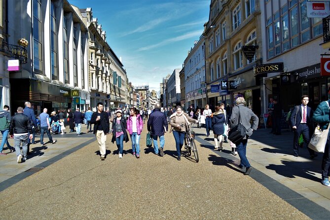 90 Minute Classic Walking Tour of Oxford - Host Interaction