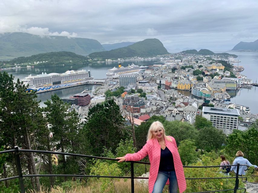 Alesund Private Sightseeing Tour on Foot and by Car - Pricing and Booking Information