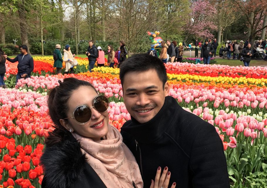 Amsterdam: Keukenhof Tulip Garden and Giethoorn Experience - Common questions