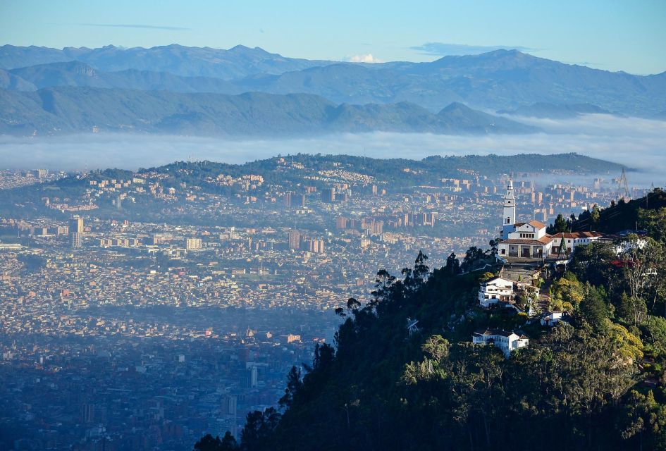 An Essential Tour to Bogotá, Medellín and Cartagena 8 Days - Tour Guides and Accessibility