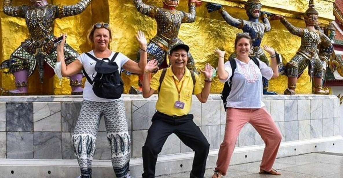 Bangkok: City Highlights and Landmarks Private Walking Tour - Admire Wat Arun