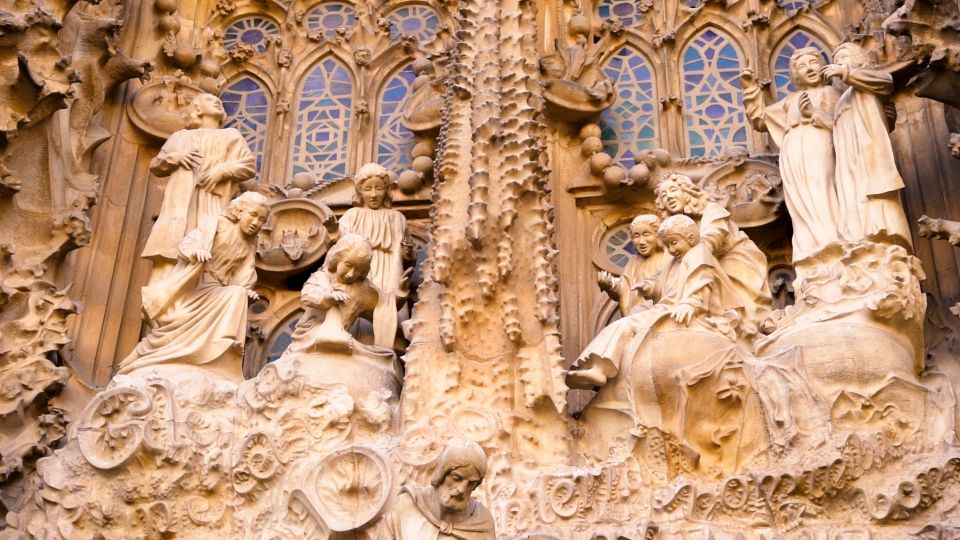 Barcelona: Sagrada Familia Skip-the-Line Guided Tour - Common questions