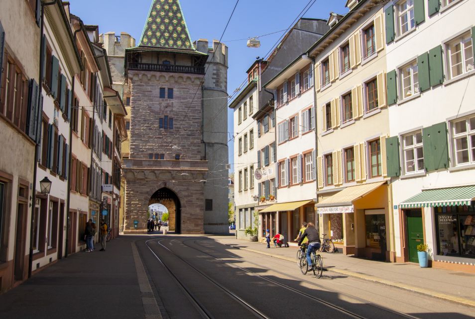 Basel: Express Walk With a Local in 60 Minutes - Live Tour Guide Information
