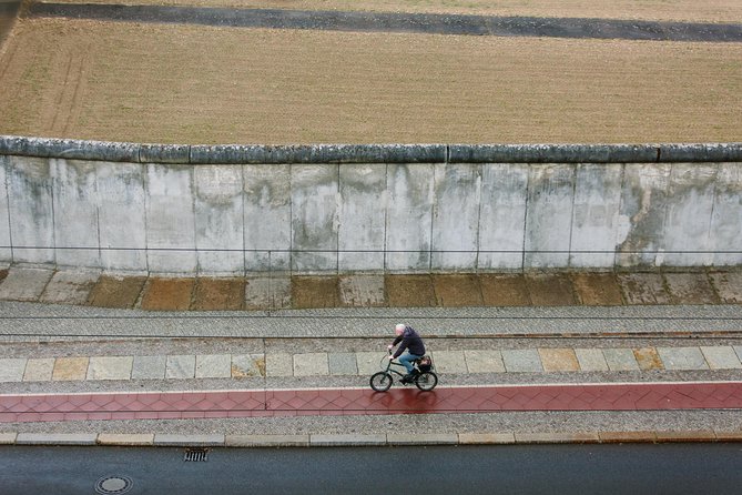 Berlin Historical Bike Tour: Berlin Wall and Cold War - Common questions