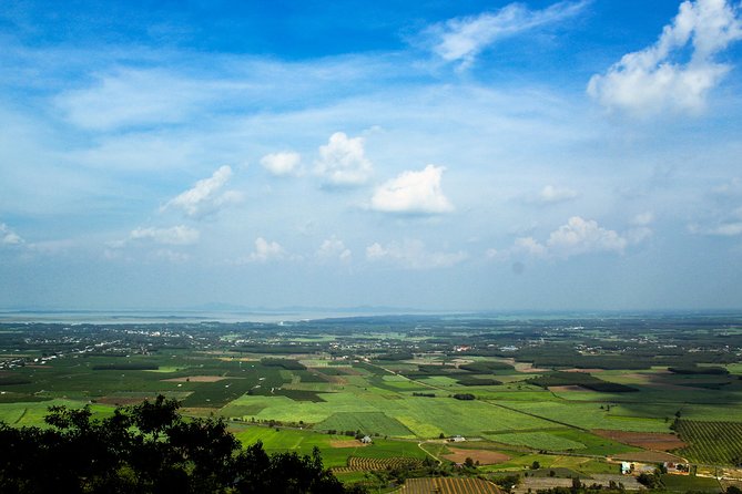 Black Virgin Mountain, Cao Dai Temple & Ben Duoc Cu Chi Tunnel - Common questions