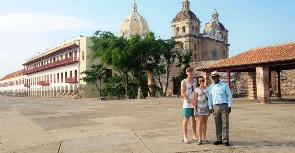 Cartagena: Private City Tour in an Air-Conditioned Vehicle - Common questions