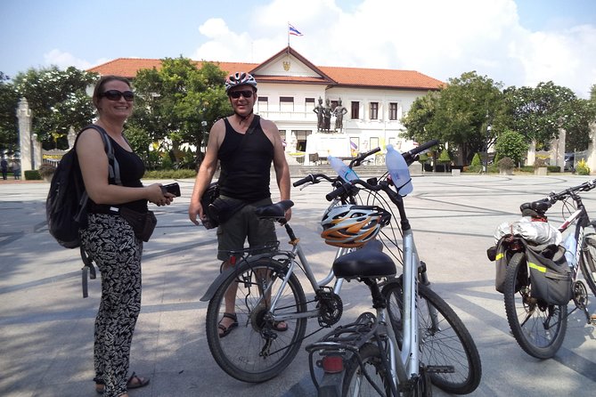 Chiang Mai City Culture Half-Day Cycling Tour - Guides Expertise