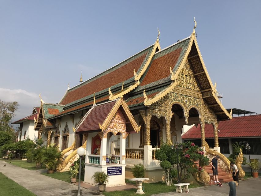 Chiang Mai Top Temples & Handicraft Center Private Day Tour - Handicraft Center Exploration