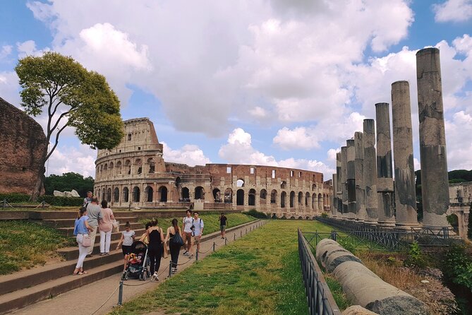 Colosseum, Palatine Hill and Roman Forum: Guided Tour With Priority Entrance - Location Details