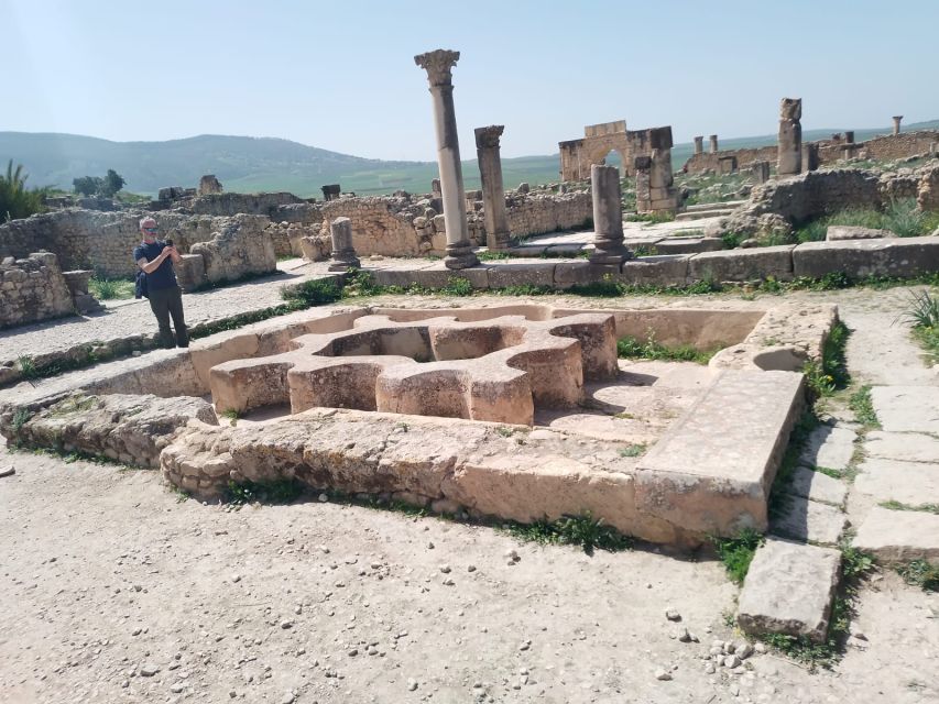 Day Trip to Volubilis & Meknes From Fes - Language Support