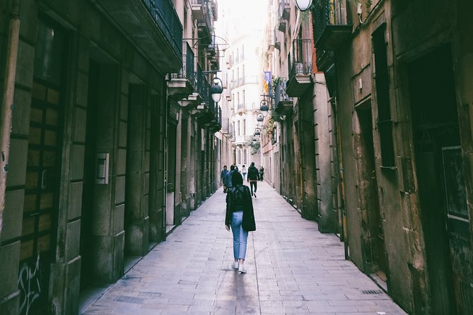 Discover the Unpolished Charm of El Born With a Local - Tips for Exploring El Born Efficiently