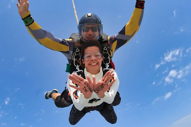 Dubai Skydive Tandem Over the Palm Including Transfers - Photo and Video Packages