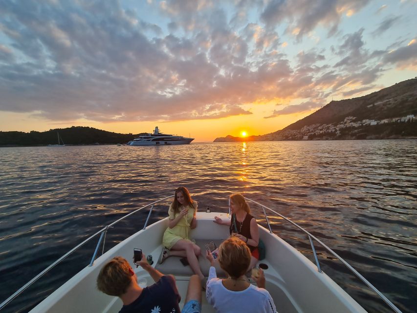 Dubrovnik: Sunset Tour With Panorama Of City Walls - Boat and Dock Information