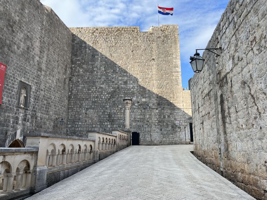 Dubrovnik Walking Tour & Franciscan 14 Century Old Pharmacy - Tour Duration and Languages