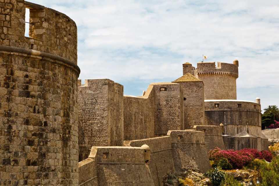 Dubrovnik: Walls and Wars Walking Tour - Historical Insights